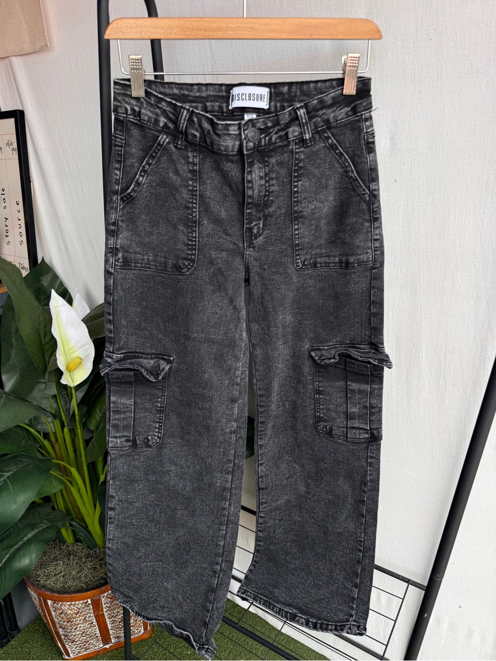 Disclosure Charcoal Black Stone Washed Cargo Straight Leg Jeans / Size 9/29